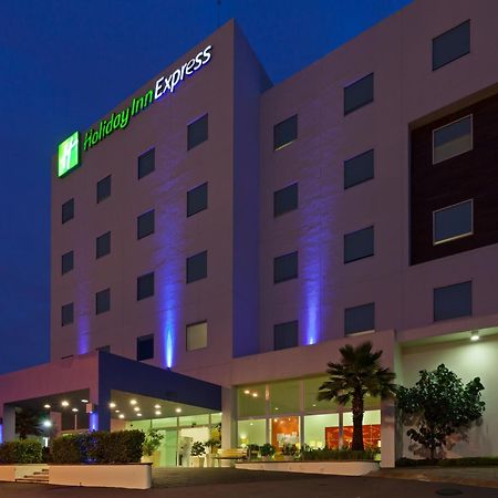 Holiday Inn Express Guadalajara Iteso, an IHG hotel Exterior foto